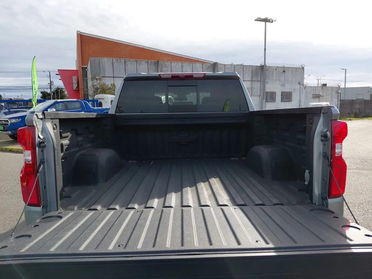 Chevrolet Silverado 5.3 Lt Trail Boss Z71 4x4 At 4p año 2026