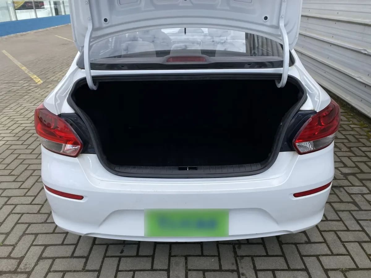 Kia Soluto 1.4 Lx 4x2 Mt 4p año 2022