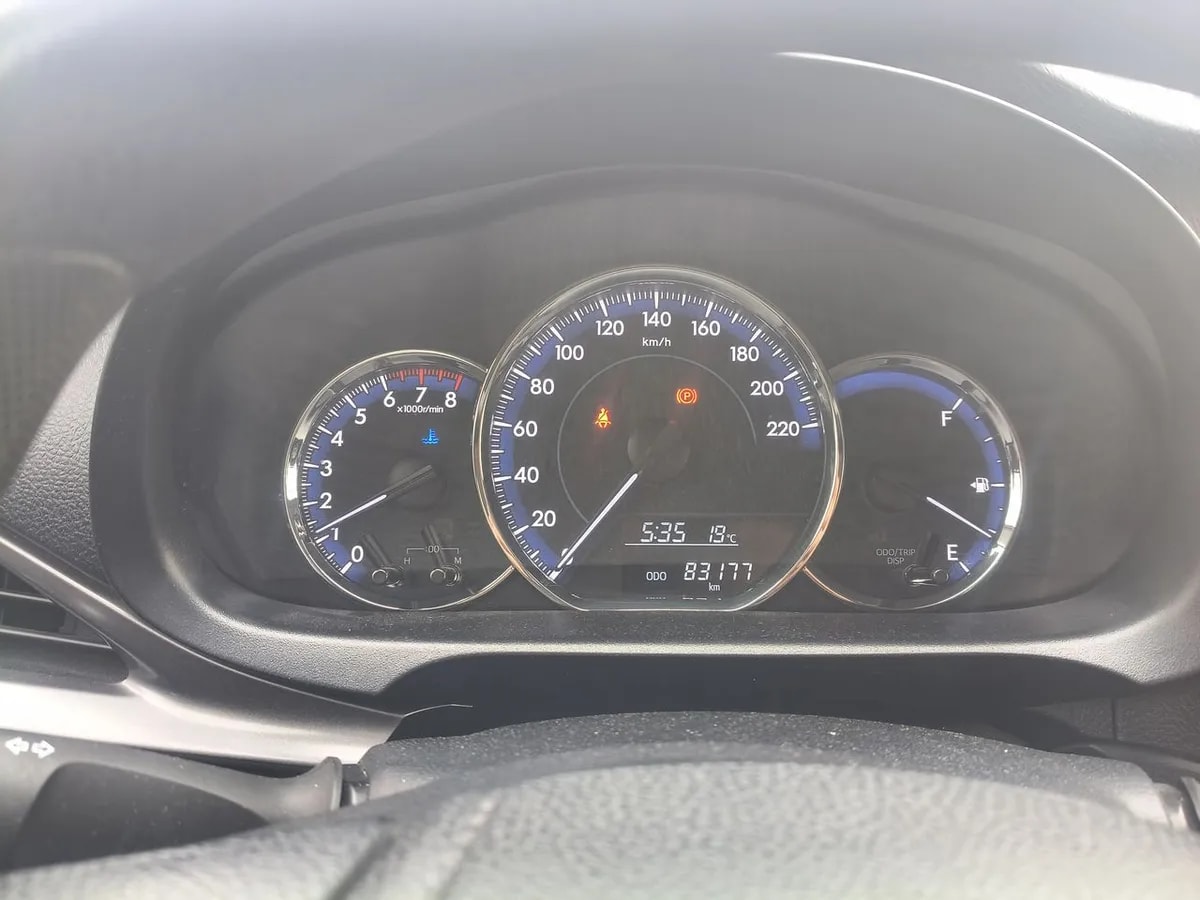 Toyota Yaris 1.5 Gli 4x2 Sdn Mt 4p año 2021