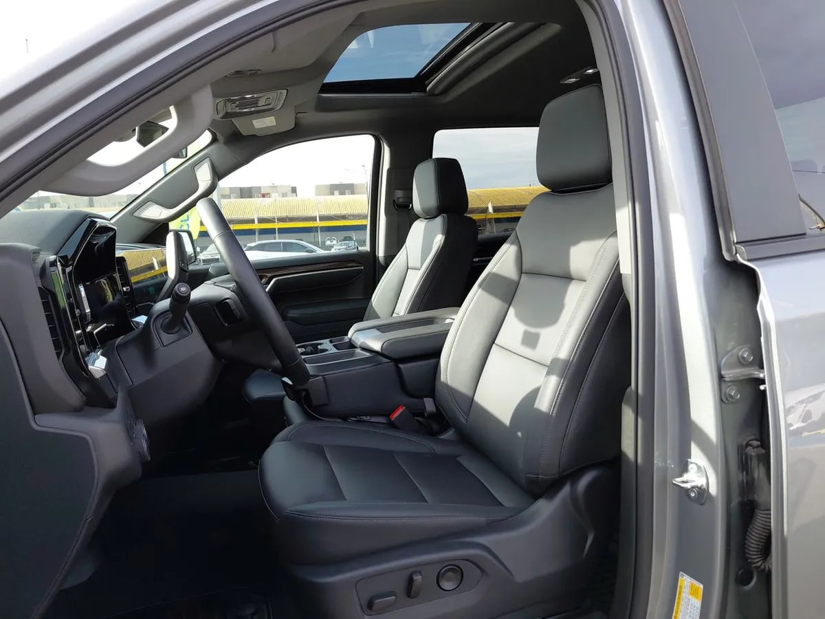 Chevrolet Silverado 5.3 Lt Trail Boss Z71 4x4 At 4p año 2026