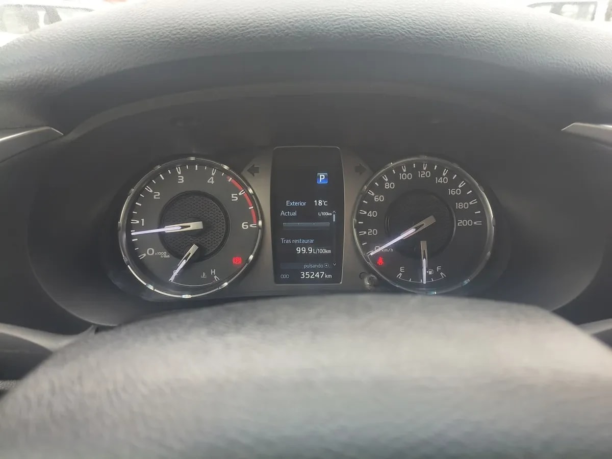 Toyota Hilux 2.8 Srv Diesel 4x4 Dob. Cab. At 4p año 2024