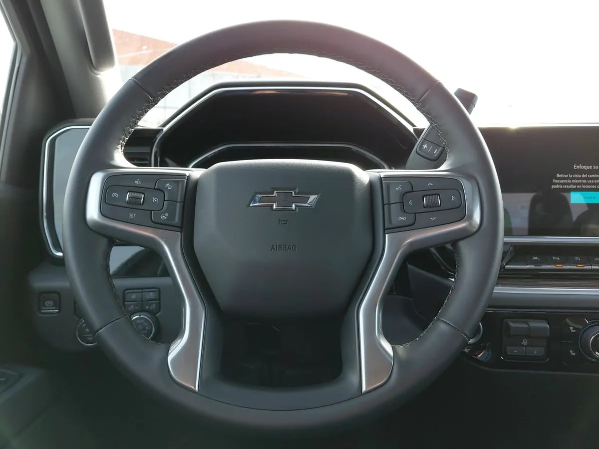 Chevrolet Silverado 5.3 Lt Trail Boss Z71 4x4 At 4p año 2026