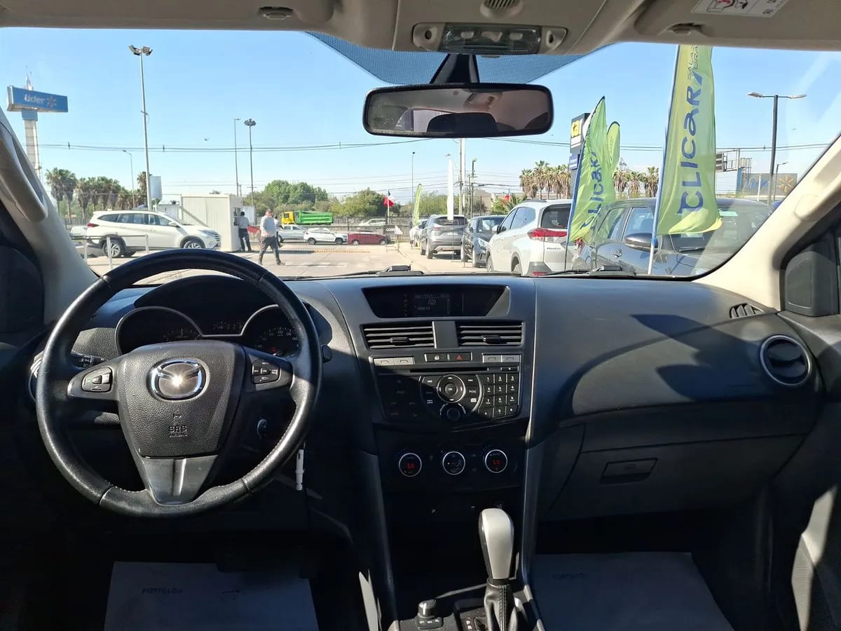 Mazda Bt-50 3.2 Sdx High Dob. Cab. Diesel 4x4 6at 4p año 2022