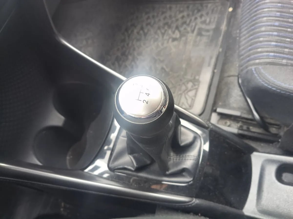Toyota Yaris 1.5 Gli 4x2 Sdn Mt 4p año 2021