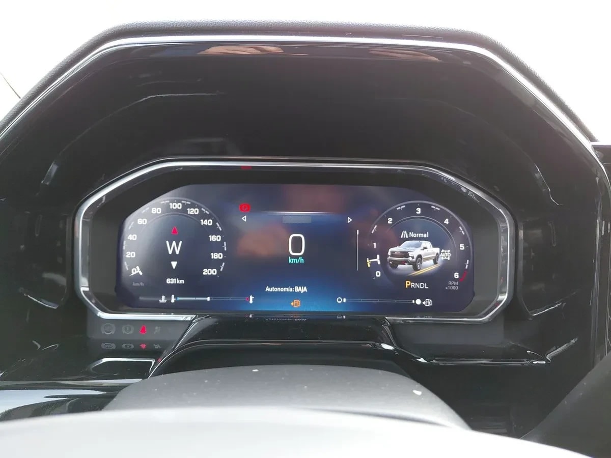 Chevrolet Silverado 5.3 Lt Trail Boss Z71 4x4 At 4p año 2026