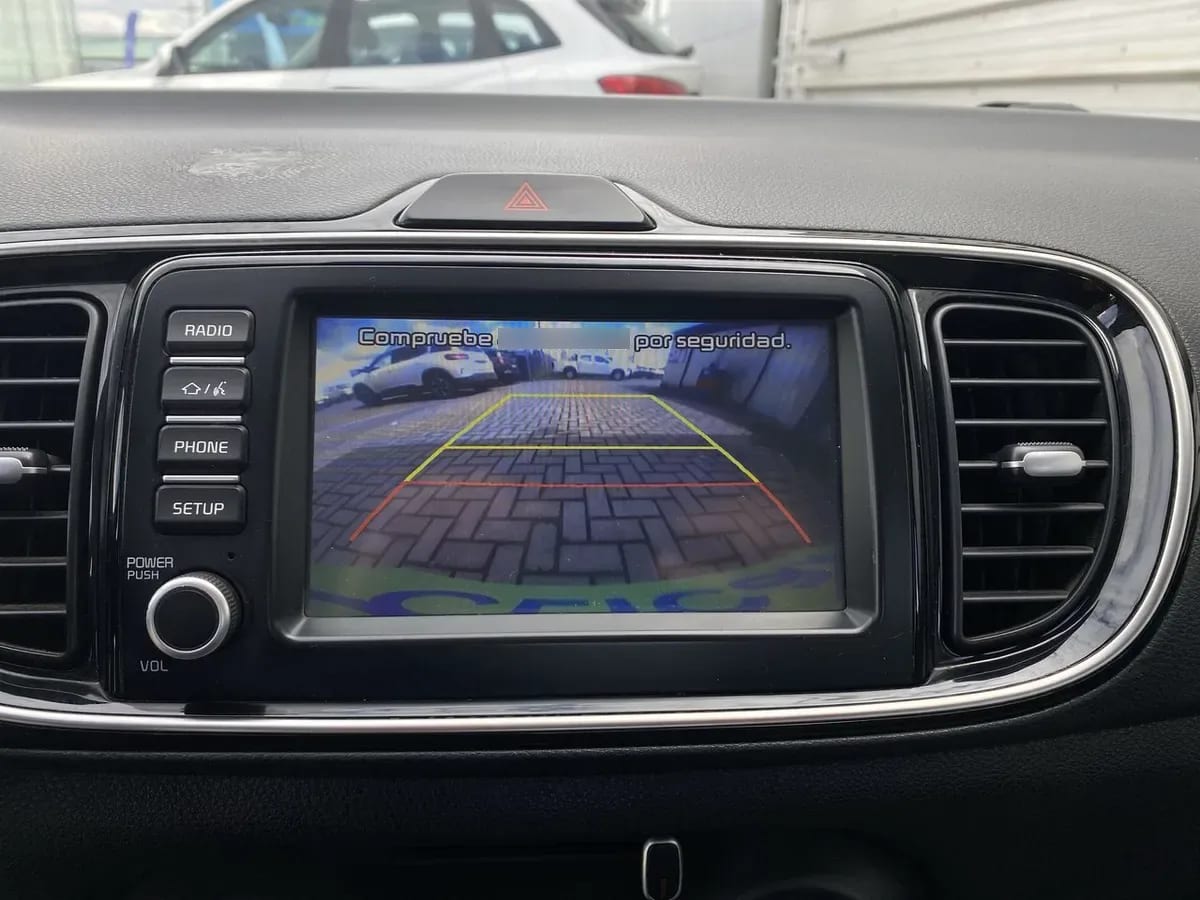 Kia Soluto 1.4 Lx 4x2 Mt 4p año 2022