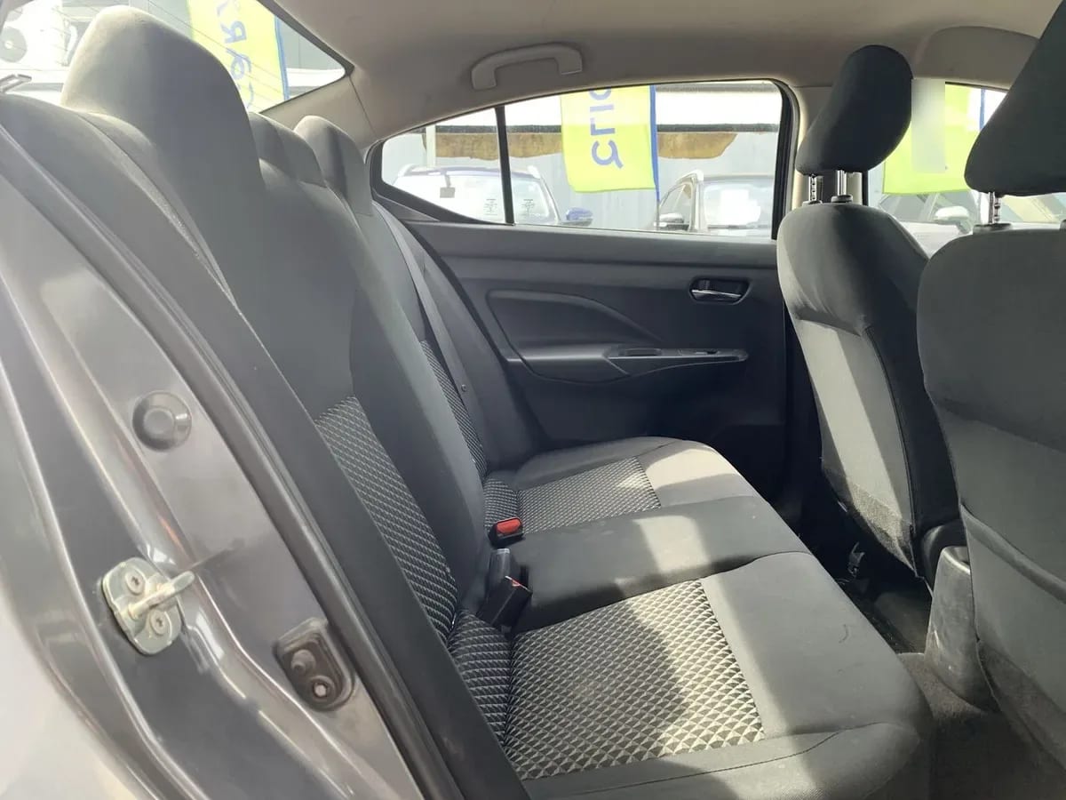 Nissan Versa 1.6 Sense 4x2 Mt 4p año 2022