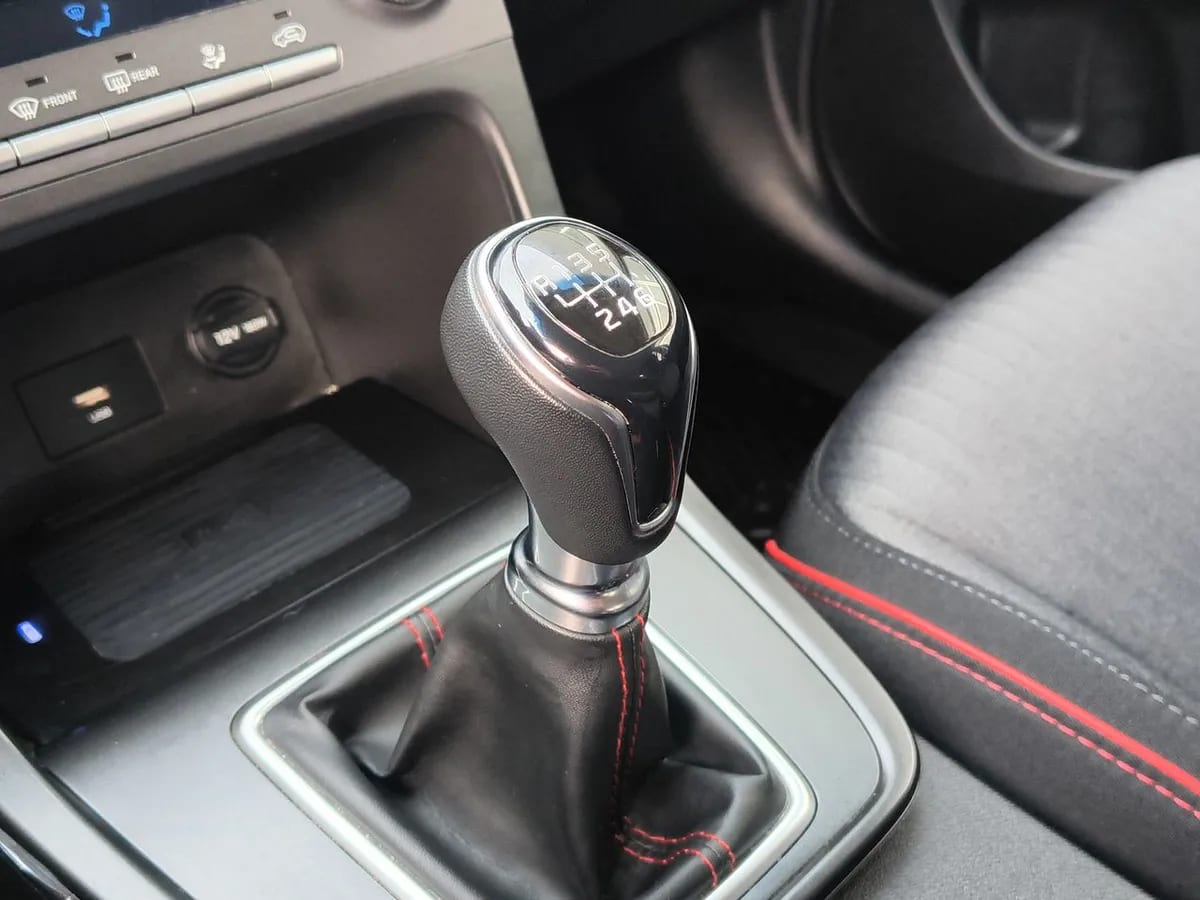 Hyundai Creta 1.5 Value Su2i 4x2 Mt 5p año 2024