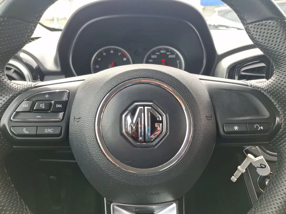 MG Mg 3 1.5 Std Plus 2wd Hb Mt 5p año 2025