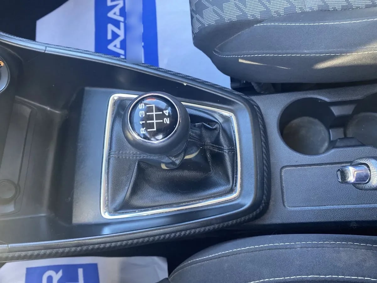 MG Mg Zs 1.5 Std 4x2 Mt 5p año 2024