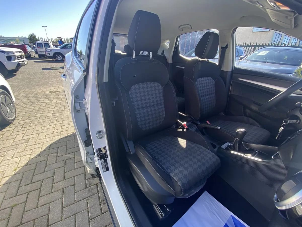 MG Mg Zs 1.5 Std 4x2 Mt 5p año 2024