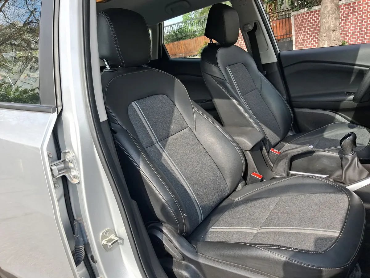 Chevrolet Tracker 1.2t Ltz P2 Fwd Mt 5p año 2023