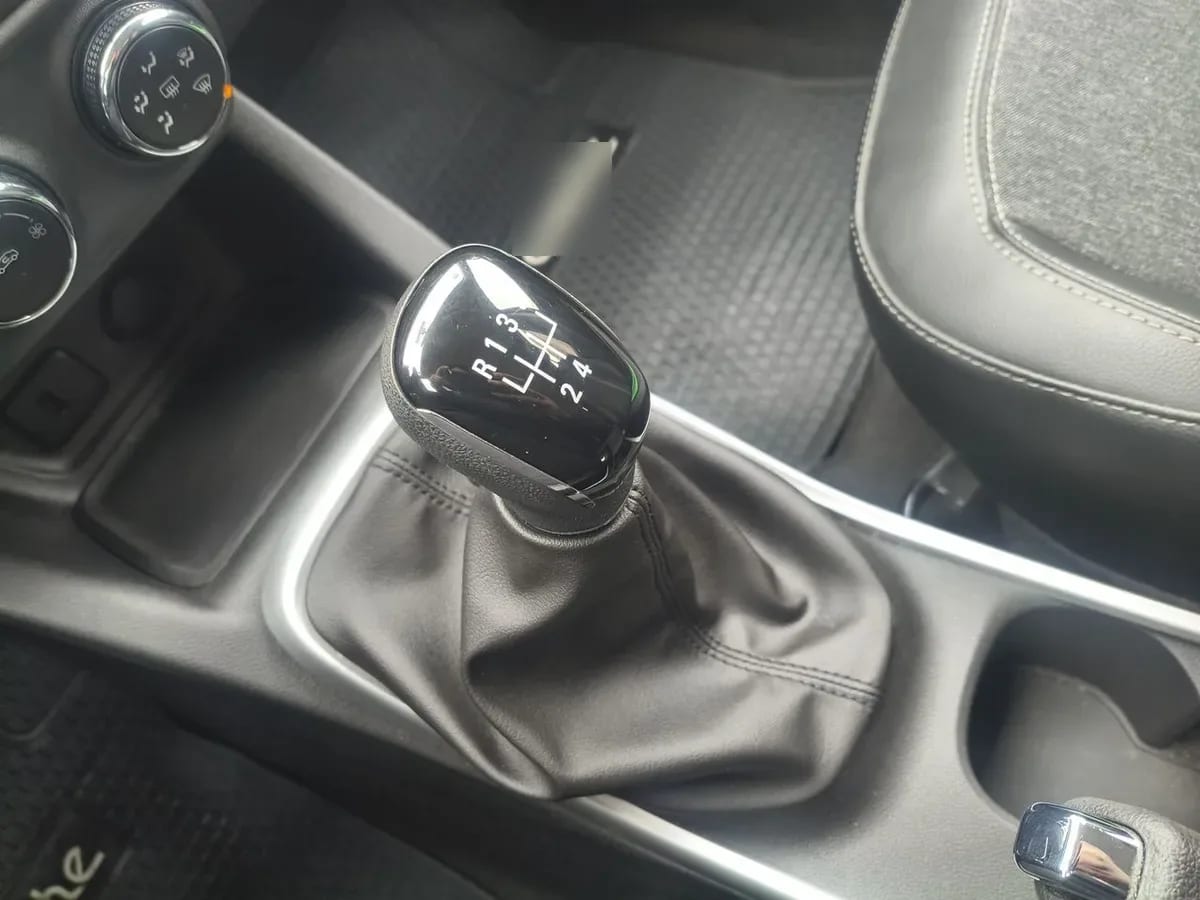 Chevrolet Tracker 1.2t Ltz Fwd Mt 5p año 2022