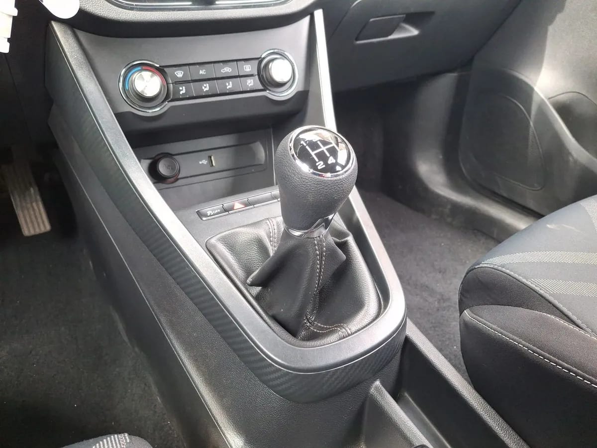 MG Mg 3 1.5 Std Plus 2wd Hb Mt 5p año 2025
