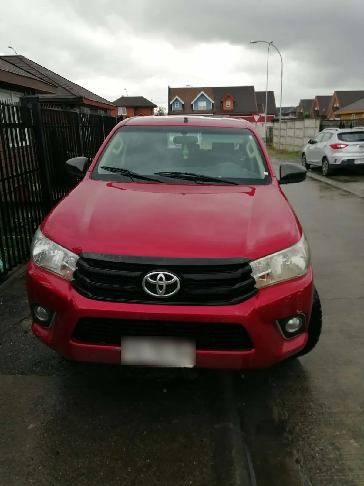 TOYOTA HILUX 2.4 4×4 Mt Sr Diesel año 2020