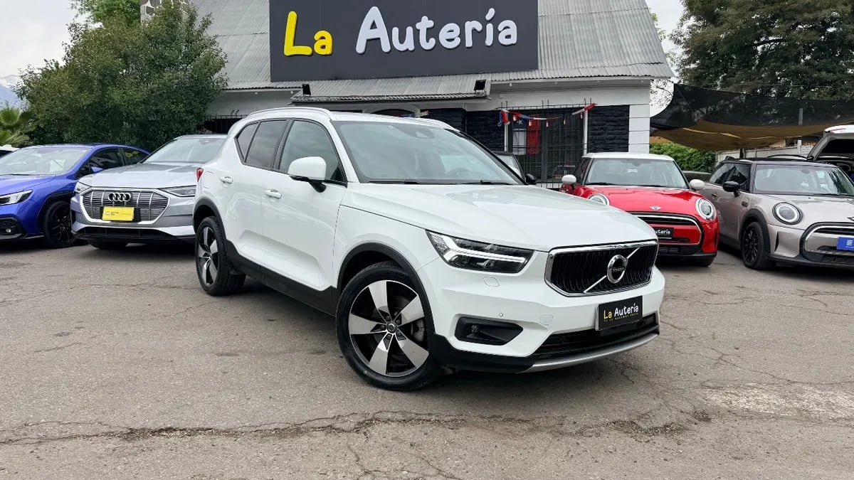 Volvo Xc40 D4 año 2021