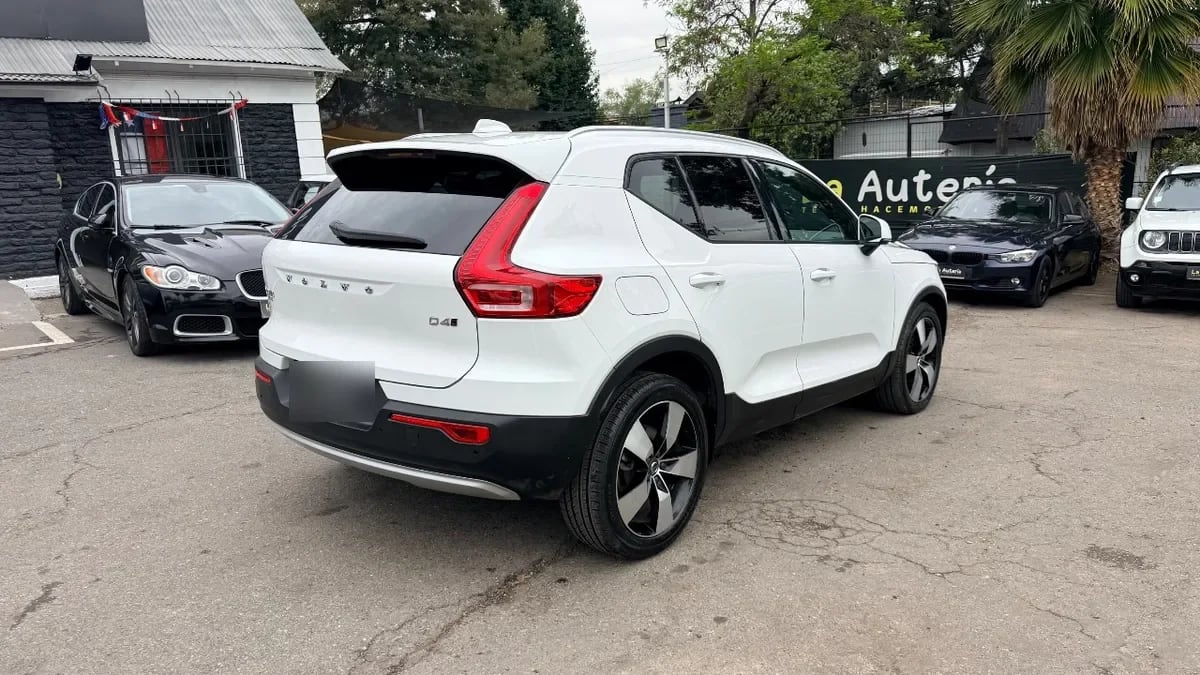 Volvo Xc40 D4 año 2021