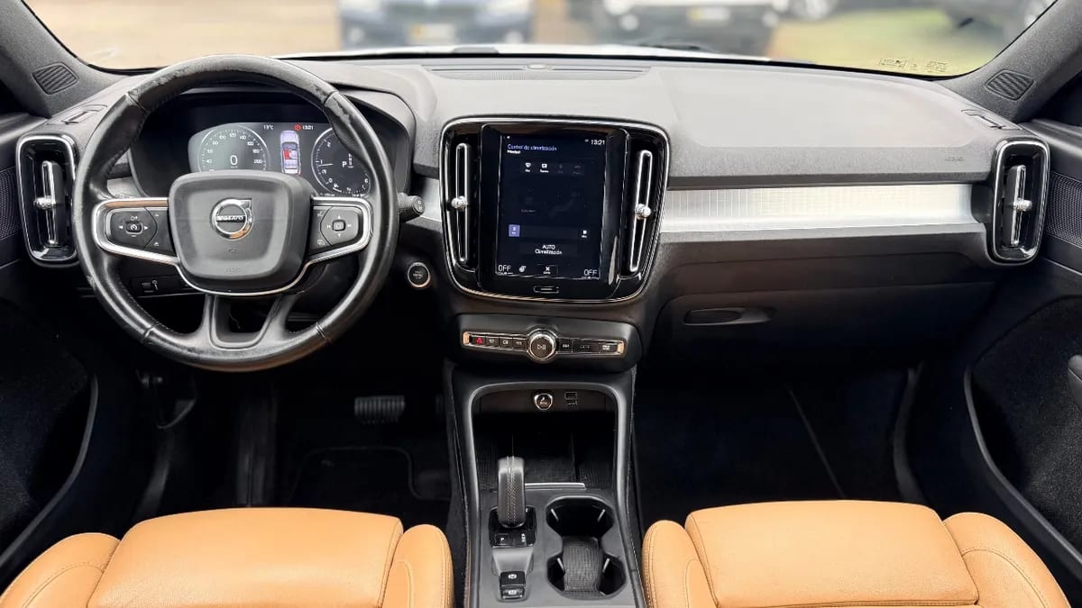 Volvo Xc40 D4 año 2021