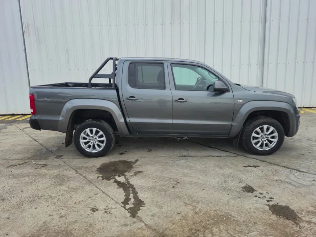 Volkswagen Amarok Dcab Tdi 4x4 Trendline 2.0 año 2023