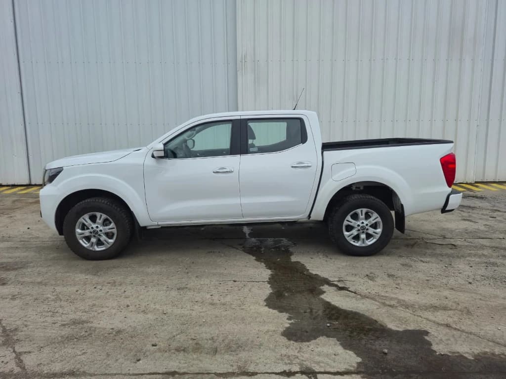 Nissan Navara Navara Xe 2.3 Mt 4x2 año 2023