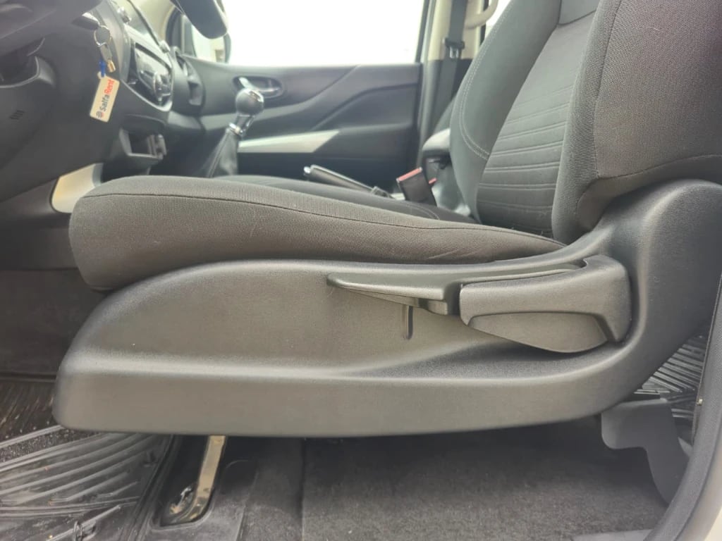 Nissan Navara Navara Xe 2.3 Mt 4x2 año 2023
