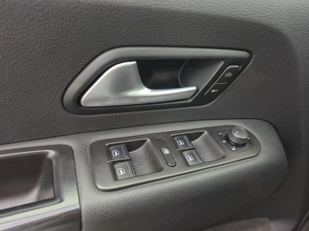 Volkswagen Amarok Dcab Tdi 4x4 Trendline 2.0 año 2023