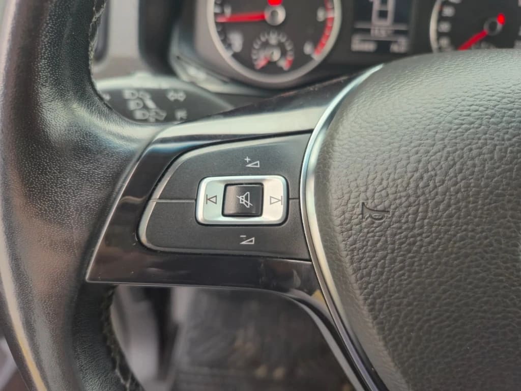 Volkswagen Amarok Dcab Tdi 4x4 Trendline 2.0 año 2023