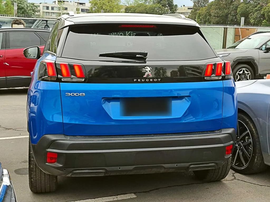 Peugeot 3008 1.5 Active Pack Bluehdi 130 4x2 Mt6 5p año 2023