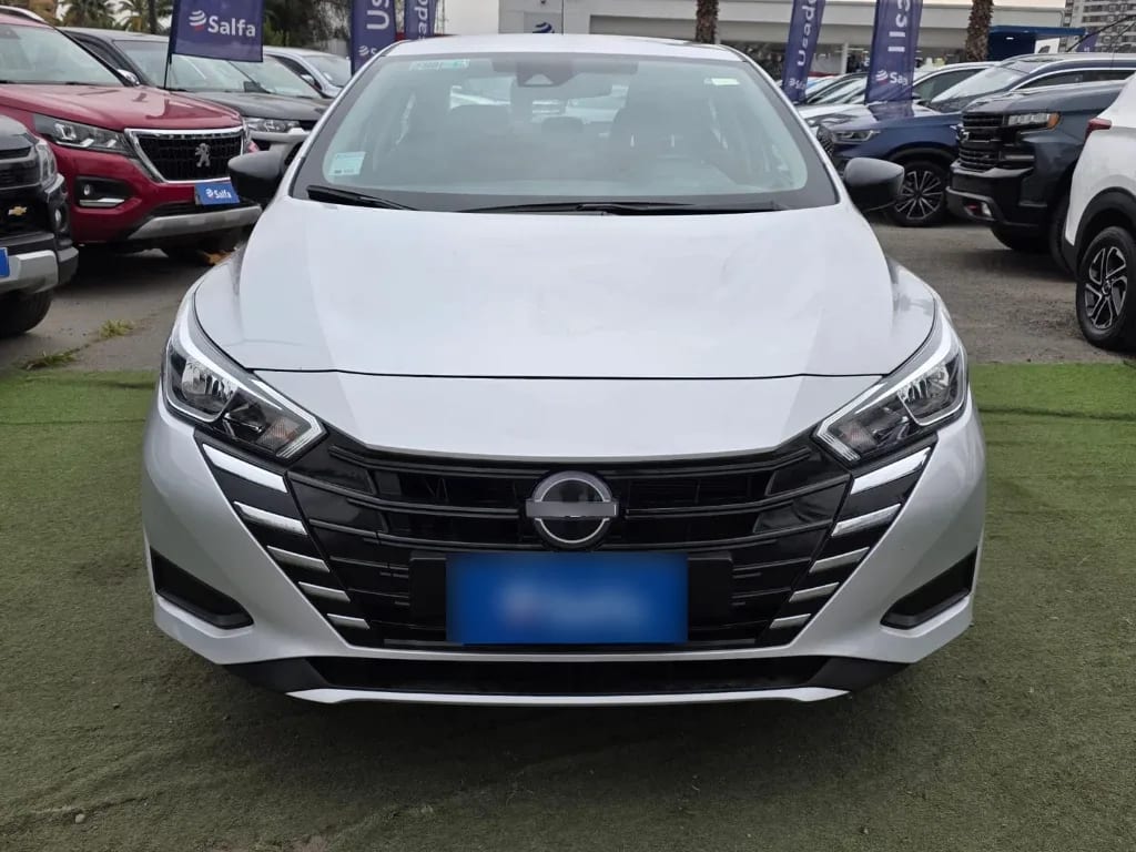 Nissan Versa 1.6 Sense 4x2 Mt 4p año 2025