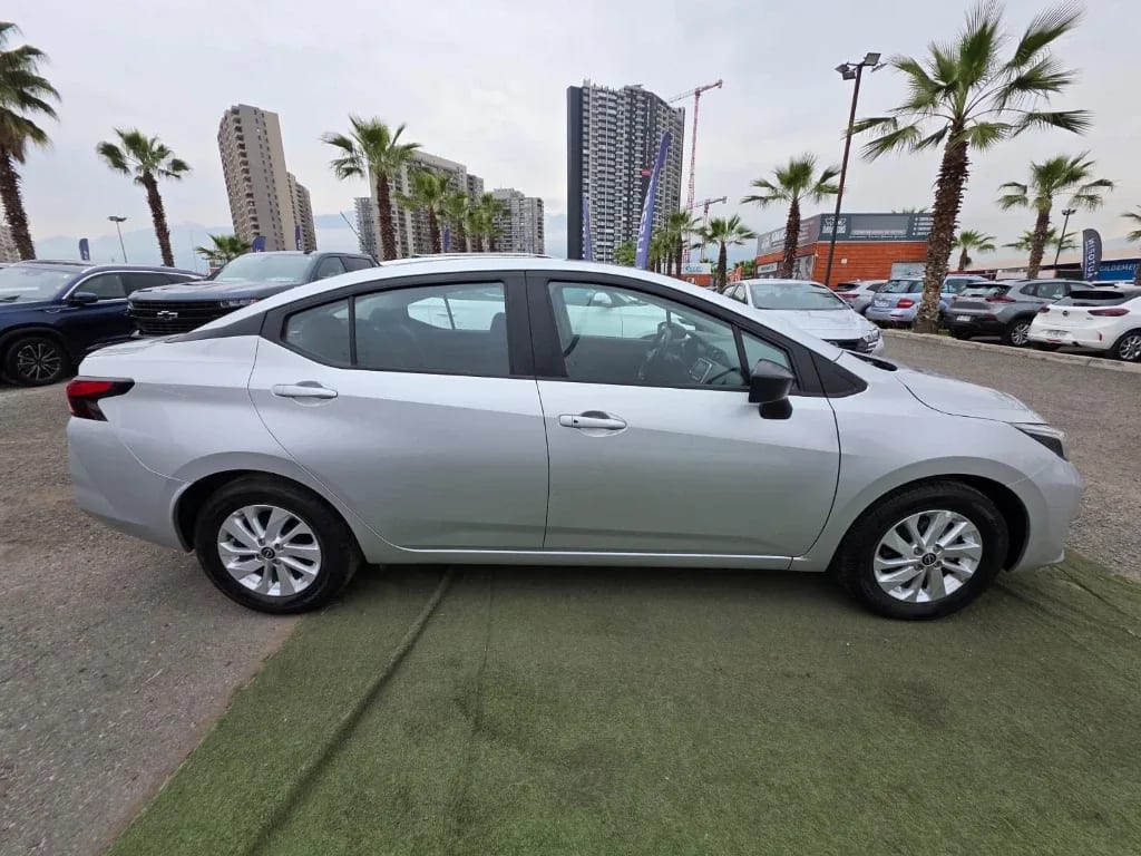 Nissan Versa 1.6 Sense 4x2 Mt 4p año 2025