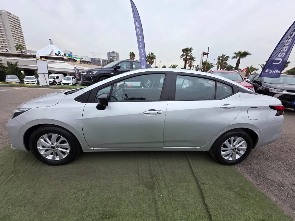 Nissan Versa 1.6 Sense 4x2 Mt 4p año 2025