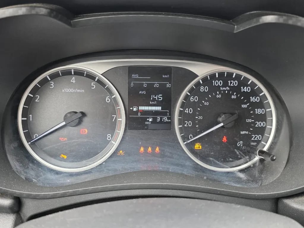 Nissan Versa 1.6 Sense 4x2 Mt 4p año 2025