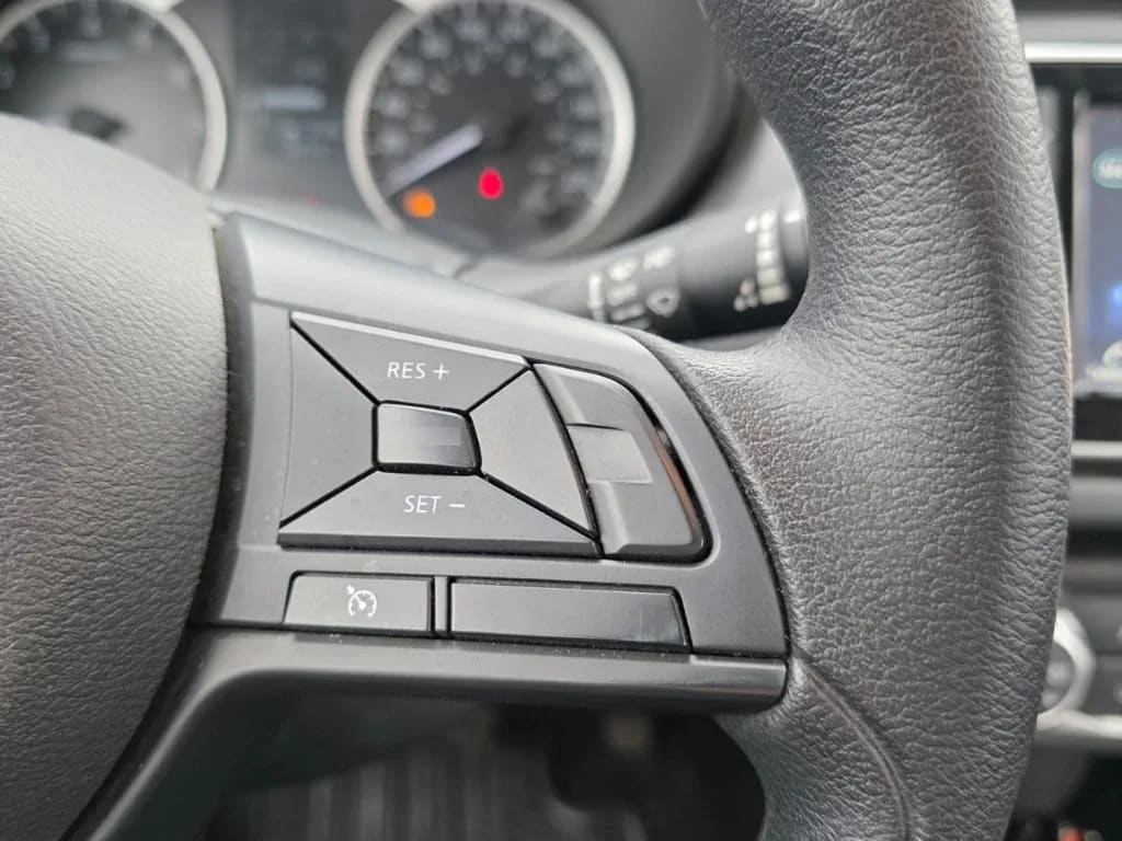 Nissan Versa 1.6 Sense 4x2 Mt 4p año 2025