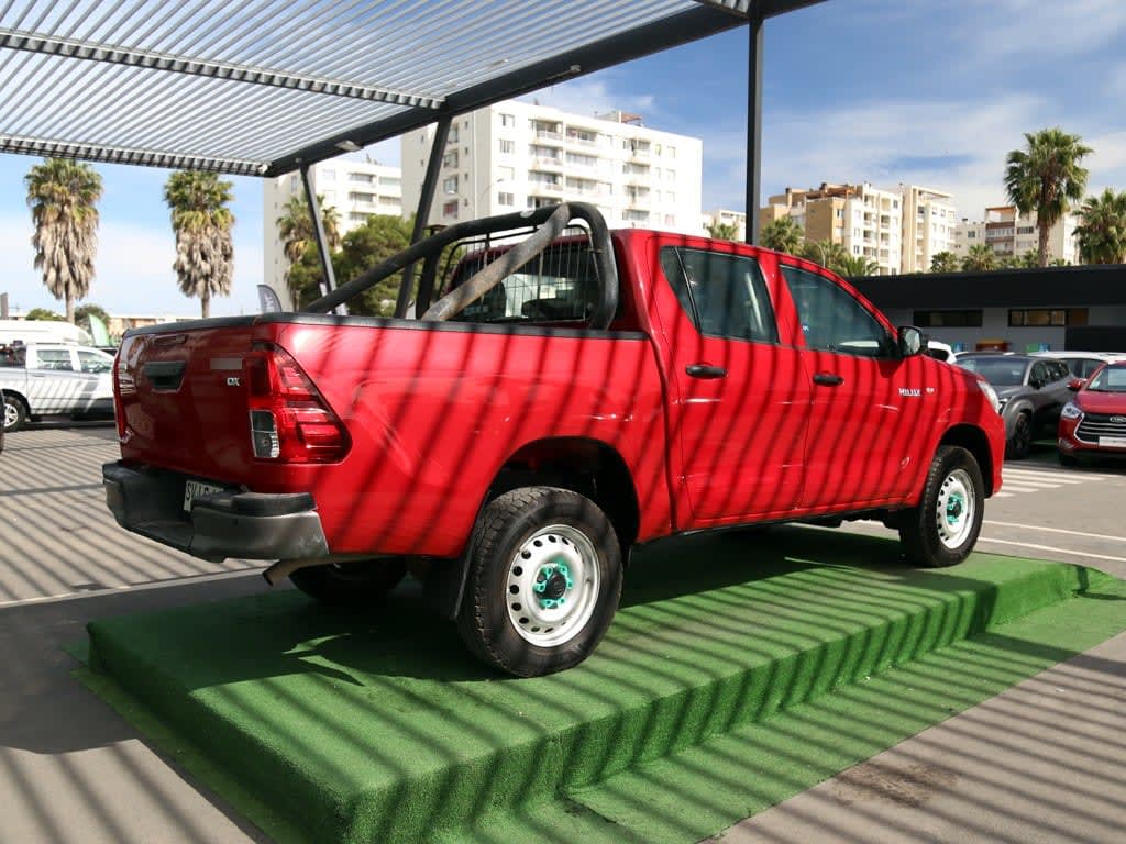 Toyota Hilux Dx 2.4 4x4 Mt año 2023