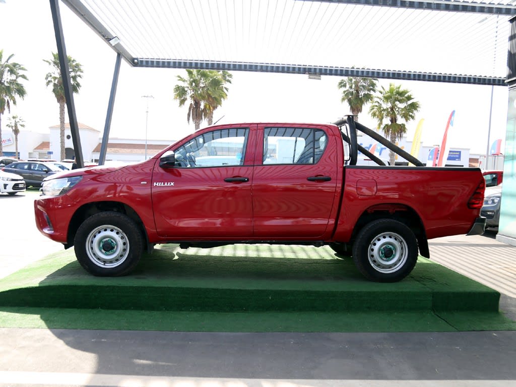 Toyota Hilux Dx 2.4 4x4 Mt año 2023