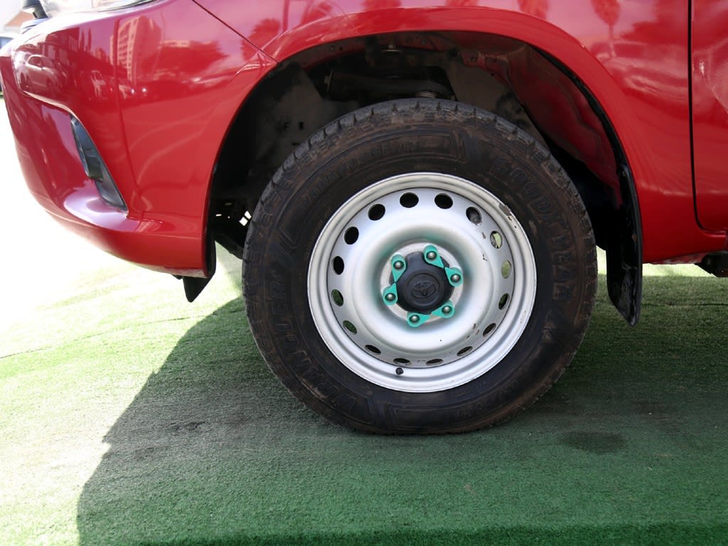 Toyota Hilux Dx 2.4 4x4 Mt año 2023