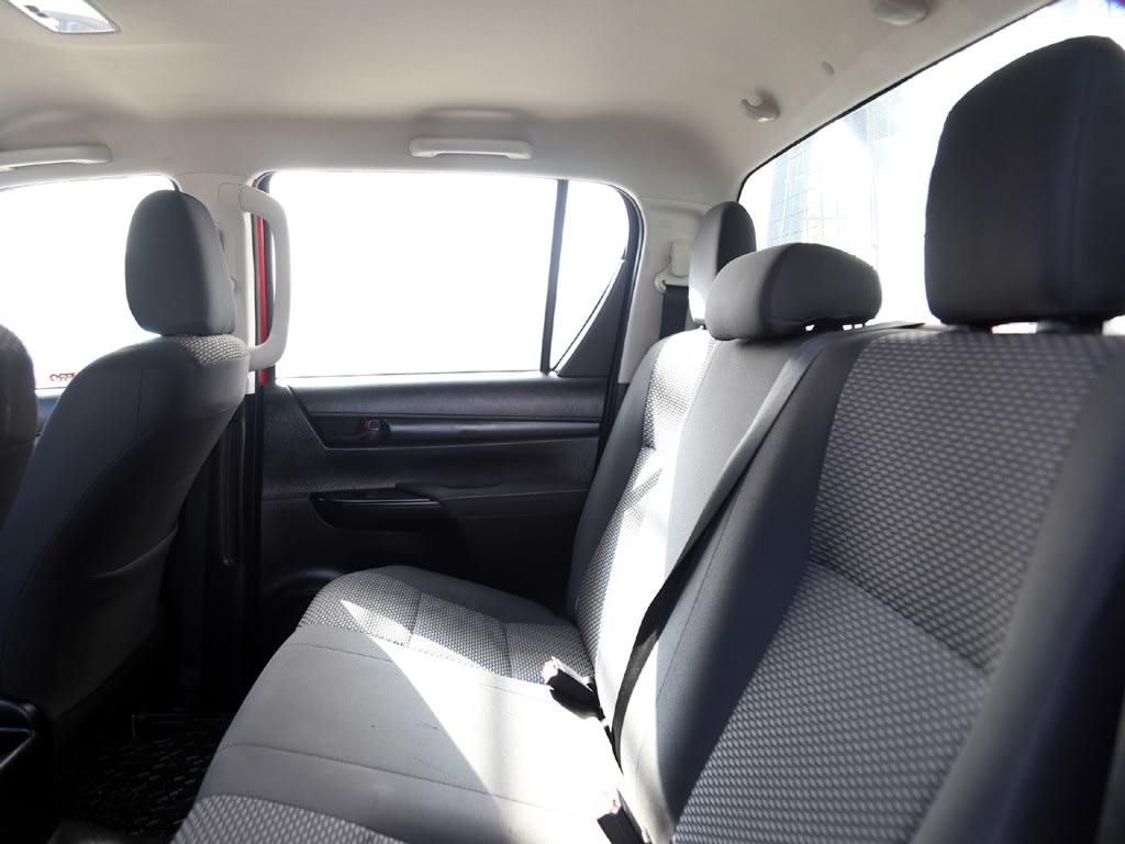 Toyota Hilux Dx 2.4 4x4 Mt año 2023