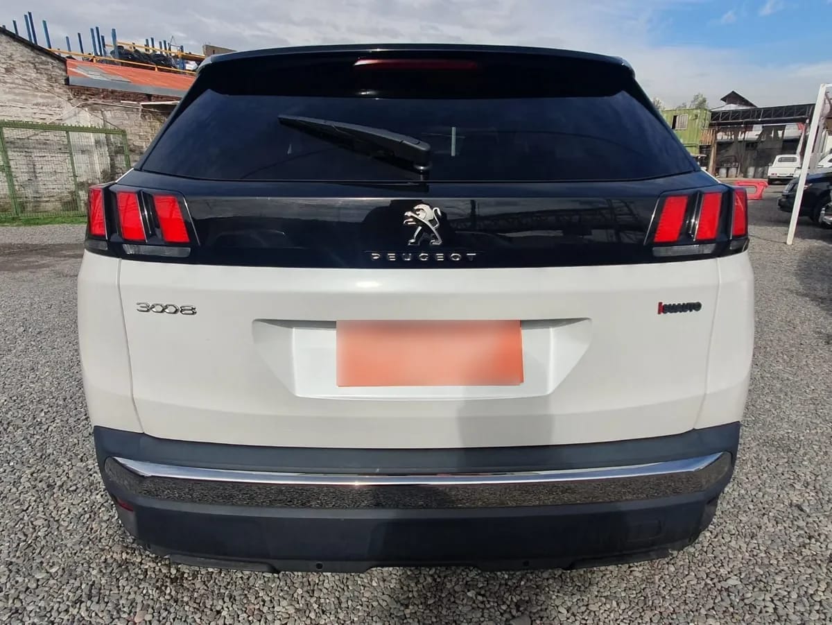 PEUGEOT 3008  año 2023