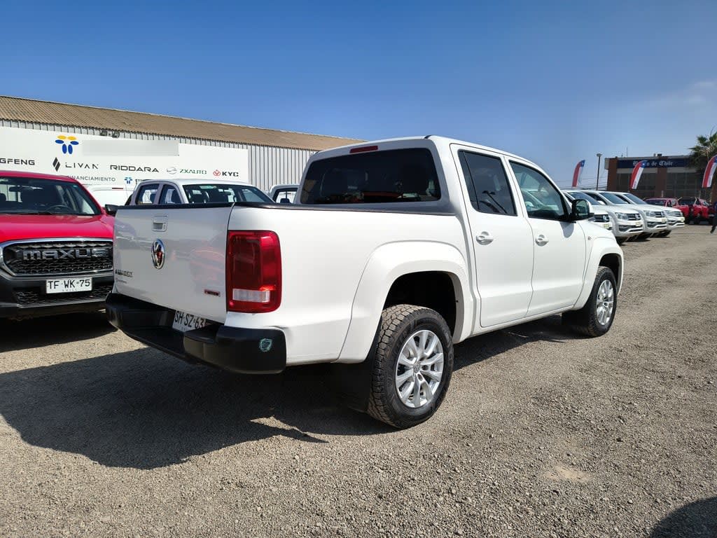 Volkswagen Amarok Trendline 4x4 2.0 año 2023