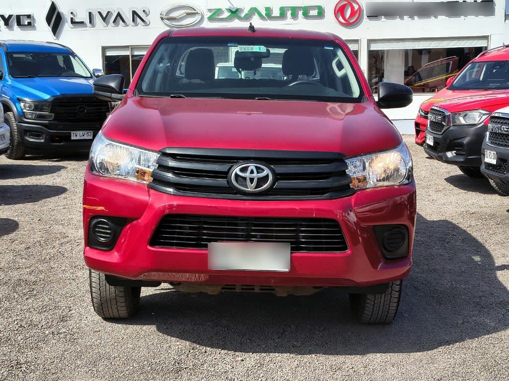 Toyota Hilux 2.4 Diesel 4x2 T/m año 2023