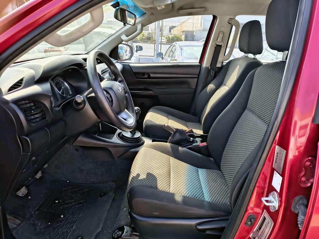 Toyota Hilux 2.4 Diesel 4x2 T/m año 2023