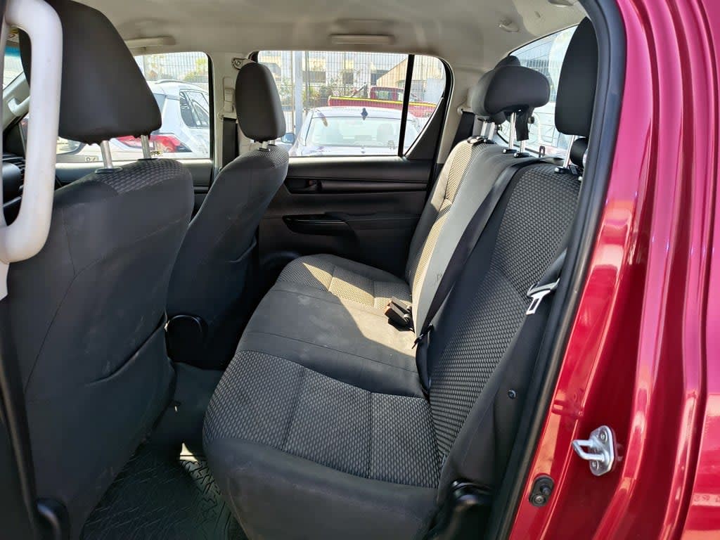 Toyota Hilux 2.4 Diesel 4x2 T/m año 2023