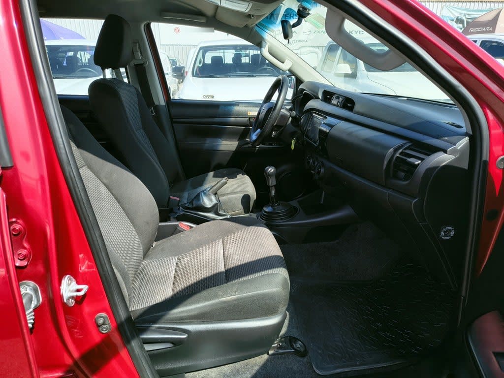 Toyota Hilux 2.4 Diesel 4x2 T/m año 2023