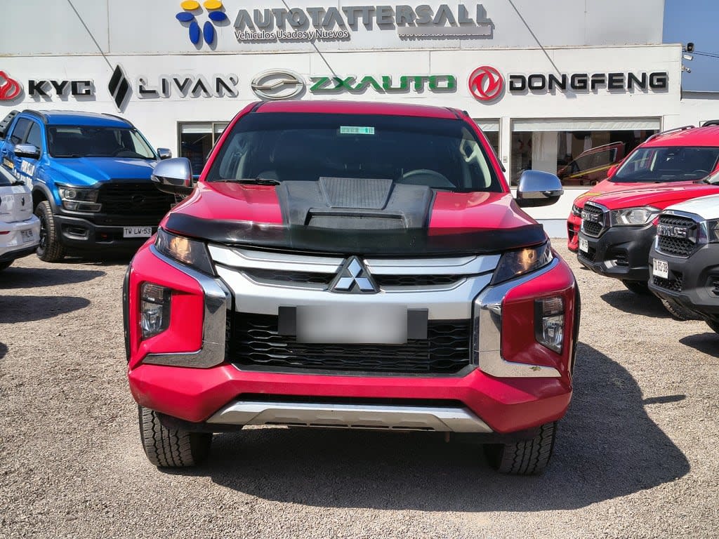 Mitsubishi L200 2.4 Katana Cr año 2021