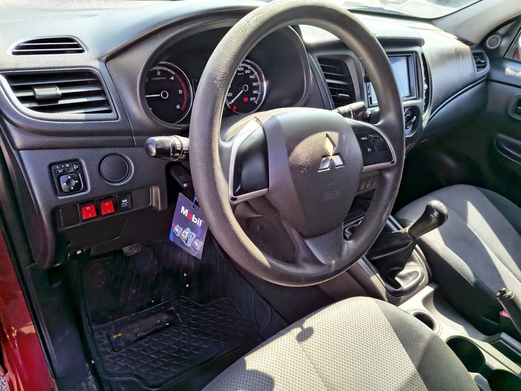 Mitsubishi L200 2.4 Katana Cr año 2021