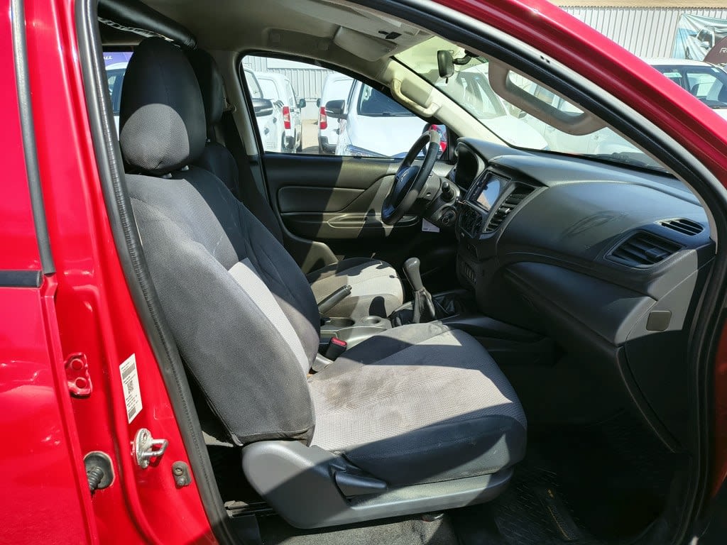 Mitsubishi L200 2.4 Katana Cr año 2021