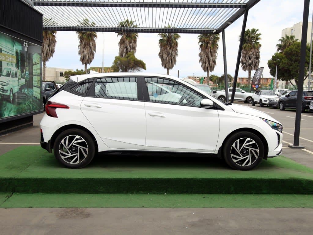 Hyundai I20 Plus 1.4 Mt año 2025