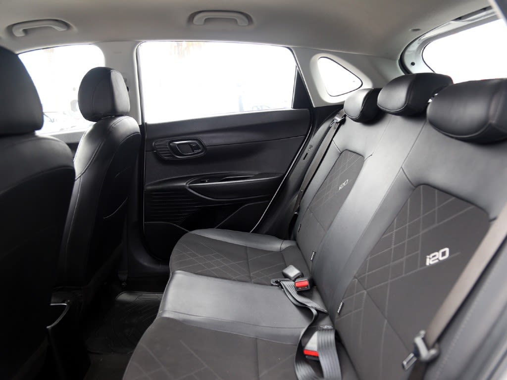 Hyundai I20 Plus 1.4 Mt año 2025
