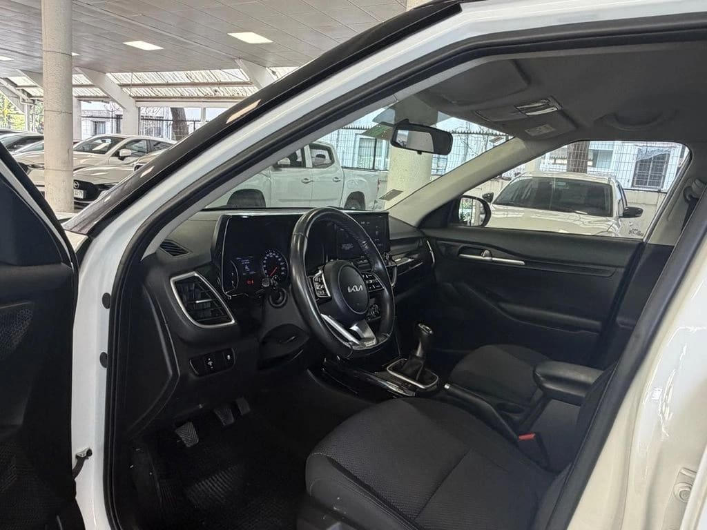 Kia Seltos Mpi 6mt año 2023