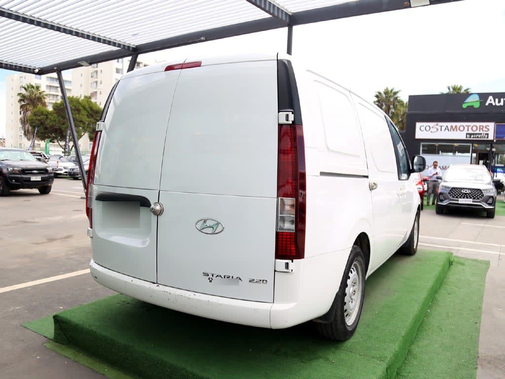 Hyundai Staria 2.2 6mt Cri año 2023